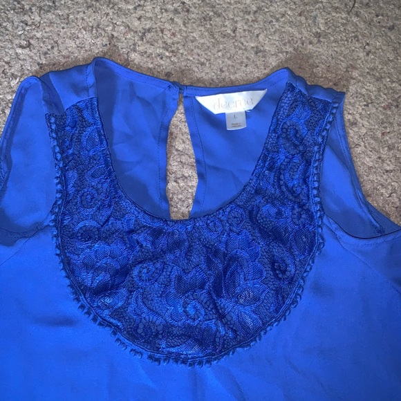 Decree L Cold Shoulder Blouse - Picture 2 of 4